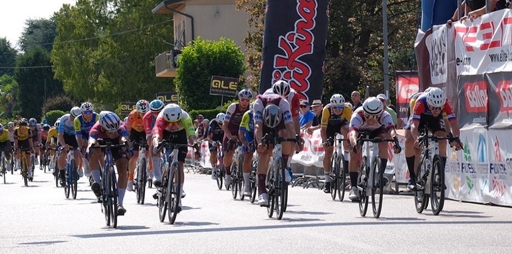 In questo bel 2026 di De Longhi mancava solo la vittoria. Nel padovano a fine luglio gli era sfuggita al fotofinish (foto italiaciclismo.net)