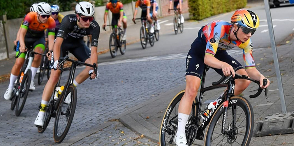 Kopecky ha disputato due gare con gli uomini junior per cercare stimoli, ritmo, adrenalina e una giusta dose di fatica (foto G.Max Agency)