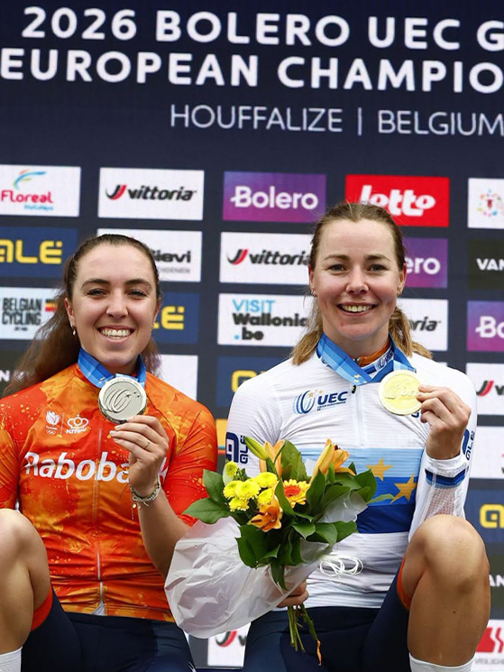Il podio finale delle donne con doppietta olandese grazie a Markus e Van Anrooij, terza la Dubau-Prevot (FRA, foto UEC)