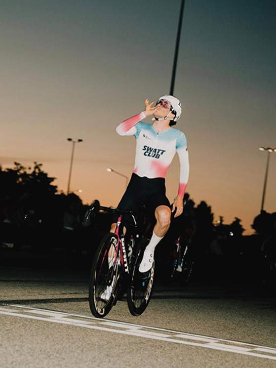 Quest'anno Olivo ha partecipato solo a qualche criterium, ma curando anche la riabilitazione in palestra (foto Simone Nespoli)