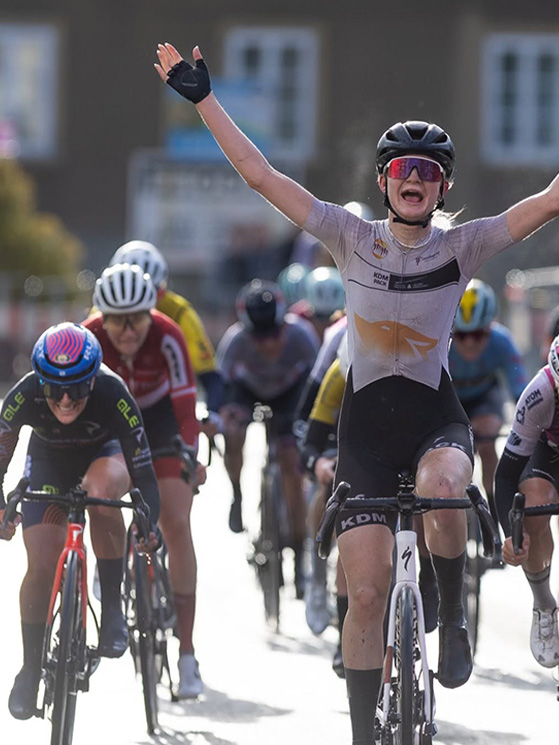Nel 2025 Reghini arriva terza nella 2a tappa del Tour de Feminin in Repubblica Ceca: da lì cresce la sua consapevolezza (foto Jakub Trmal)