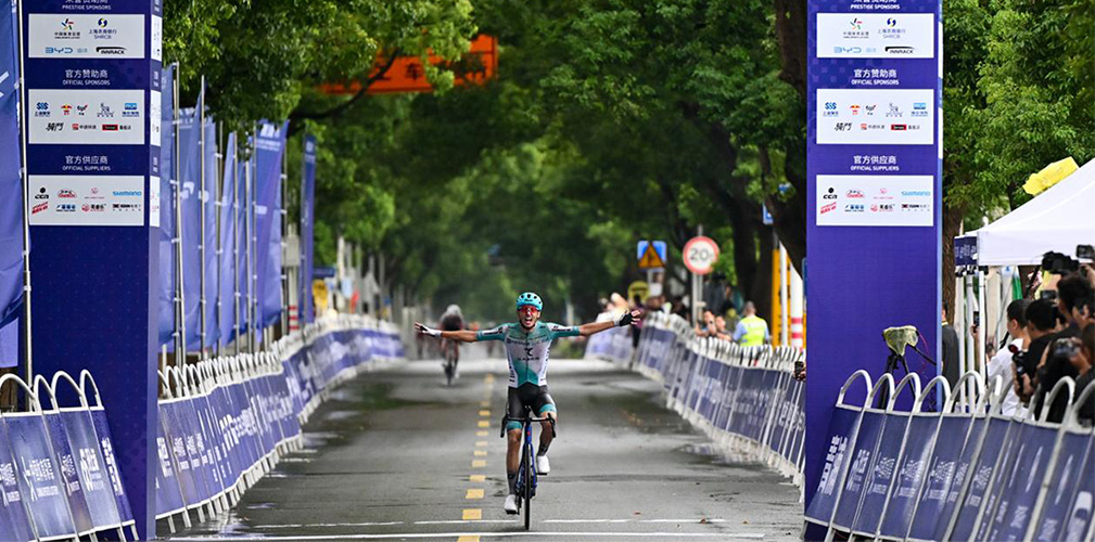 La fuga vincente al Tour of Shanghai, con 9" su Kiffin (GBR) gli è valsa la classifica finale