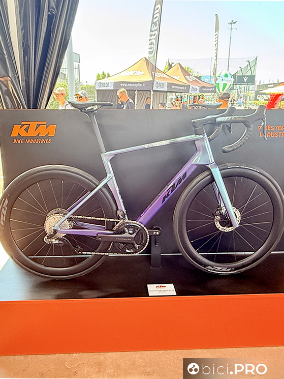 KTM Revelator Syro, l'endurance che non ti aspetti
