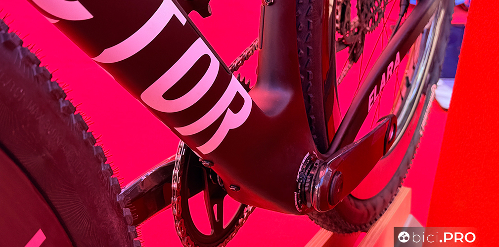 La nuova Factor Elara per il gravel veloce. Road e gravel race sempre più vicini