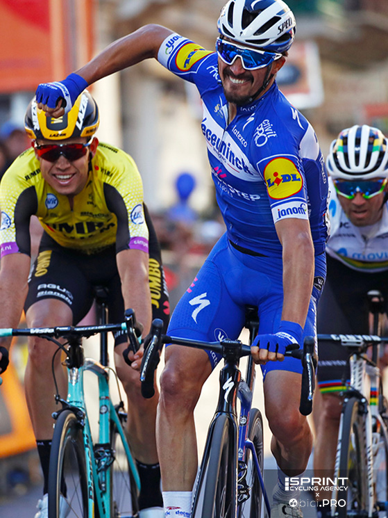 Alaphilippe vince in via Roma, battendo in uno sprint ristretto Naesen, Kwiatkowski e Sagan