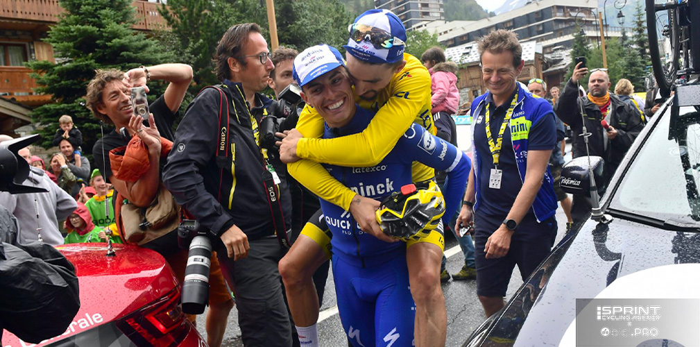 Ma l'imponderabile avviene nella tappa neutralizzata di Tgnes. Grandina, la strada frana, viene preso il tempo sull'Iseran e Alaphilippe perde la maglia. Enric Mas lo porta sulle spalle, il simbolo diun gran Tour della squadra