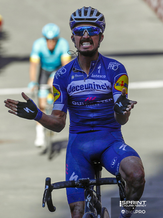 A Piazza del Campo, Alaphilippe piega la resistenza di Fuglsang