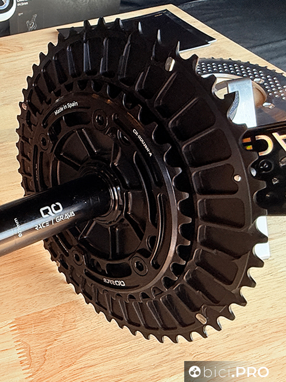 QO firma le guarniture super leggere, compatibili Shimano e Sram