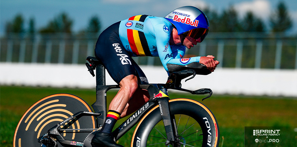 Evenepoel ha ringraziato lo staff che lo ha seguito nella preparazione e Specialized per i materiali