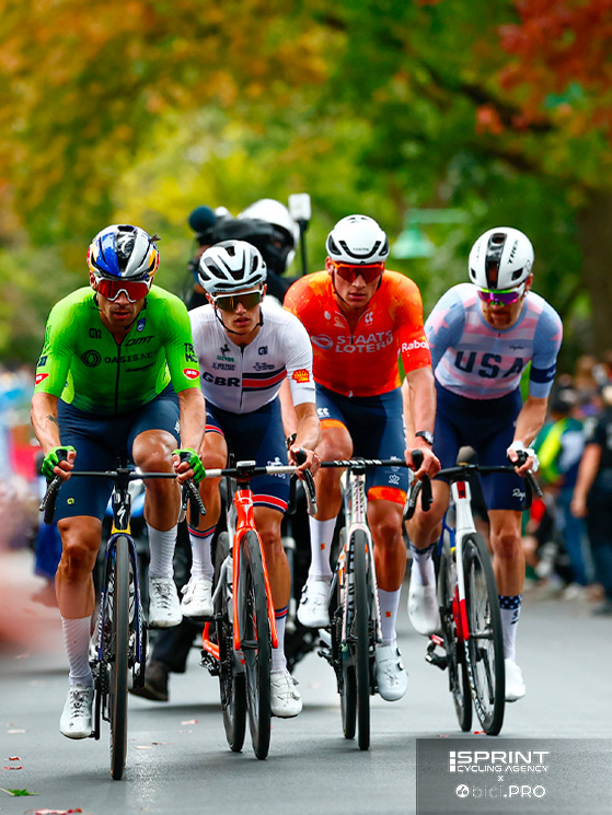 Roglic, Onley, Van der Poel, Simmons: il rientro di Roglic ha fatto capire che la fuga dell'olandese fosse ormai segnata