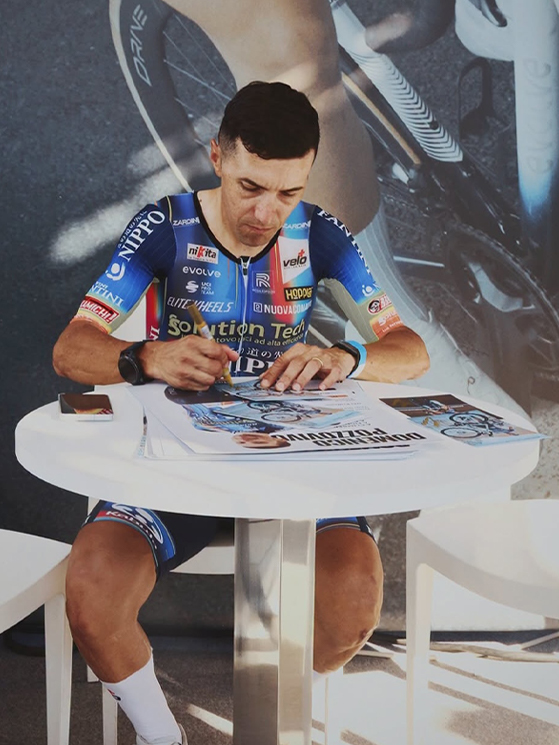 Domenico Pozzovivo allo stand Elitewheels