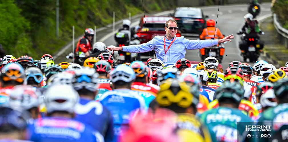 Le differenze fra Giro e Tour (qui il direttore Prudhomme) sono soprattutto nel numero degli addetti coinvolti el la cura dei dettagli
