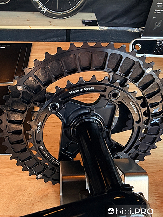QO firma le guarniture super leggere, compatibili Shimano e Sram