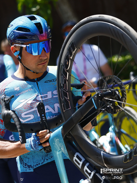Sempre attento alle soluzioni tecniche, Malucelli ha cambiato molto nel passaggio alla XDS Astana