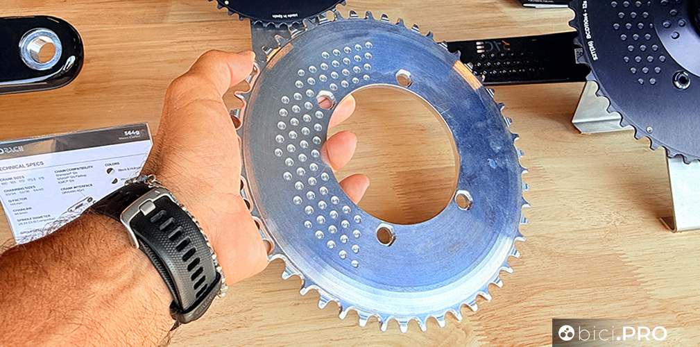 QO firma le guarniture super leggere, compatibili Shimano e Sram