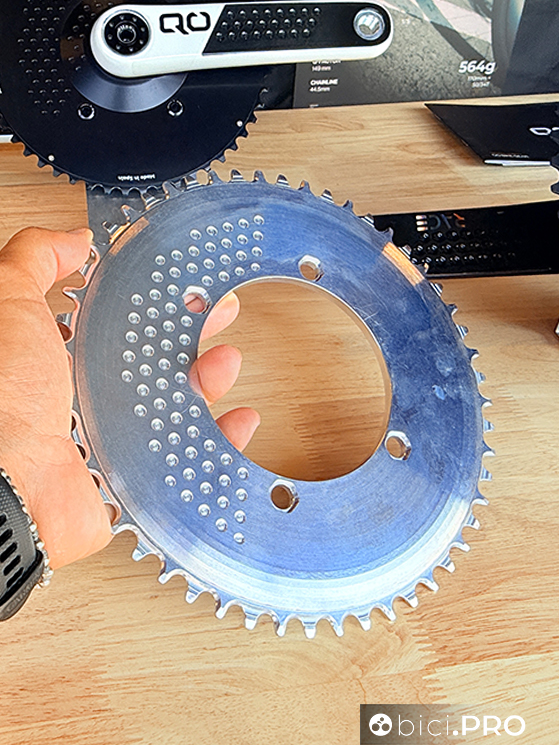 QO firma le guarniture super leggere, compatibili Shimano e Sram