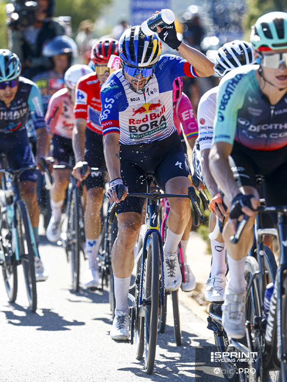 Roglic sta risalendo la classifica. Il ritardo da Mas è ora di 1'18"