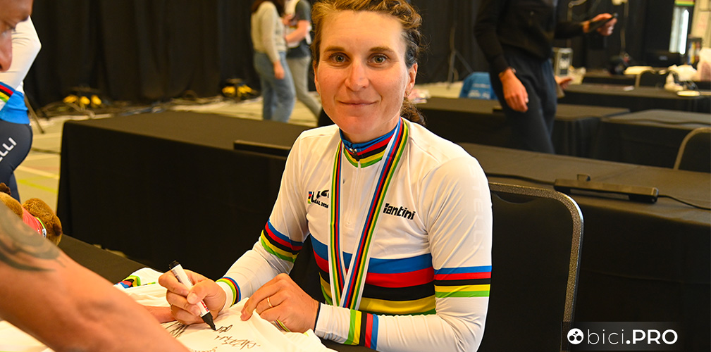 Prima maglia iridata per Elisa Longo Borghini, la sui conta dei podi (anche nel team relay) è incredibile
