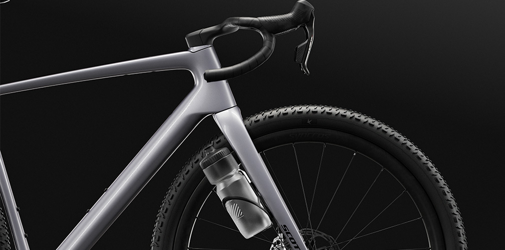 Il cockpit rinnovato della Addict Gravel nasce appositamente per il gravel e permette di montare le leve senza angoli improbabili