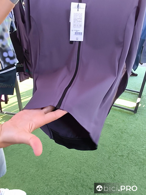Anche per Unico si parla di mid season ed ecco allora una maglia aderente come una seconda pelle, ma dotata di... sostanza