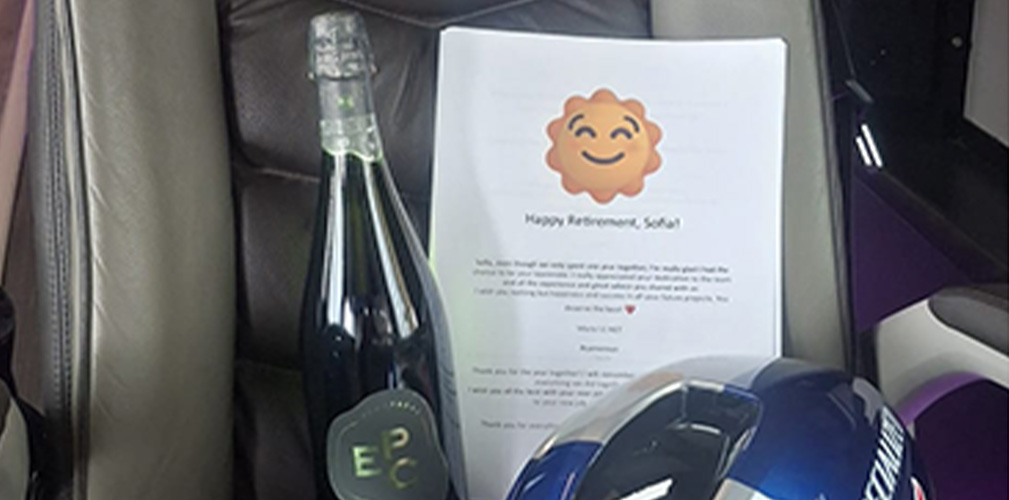 Sulla sua poltrona del bus della squadra, Sofia ha trovato il regalo delle sue compagne, che avevano raccolto i propri pensieri per lei