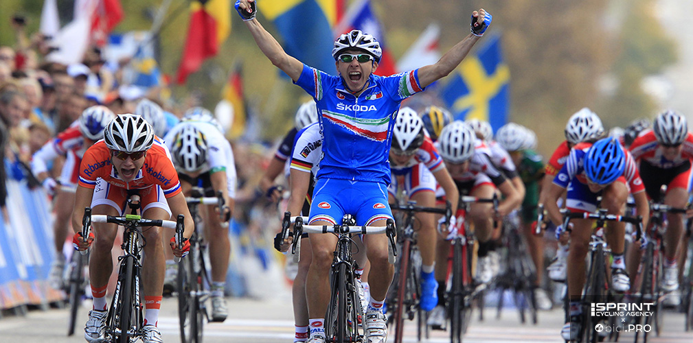 Al mondiale 2011 Bronzini beffa nuovamente Vos. Saranno 25 gli scontri diretti totali in carriera fra loro: 17 successi per l'olandese, 8 per l'italiana