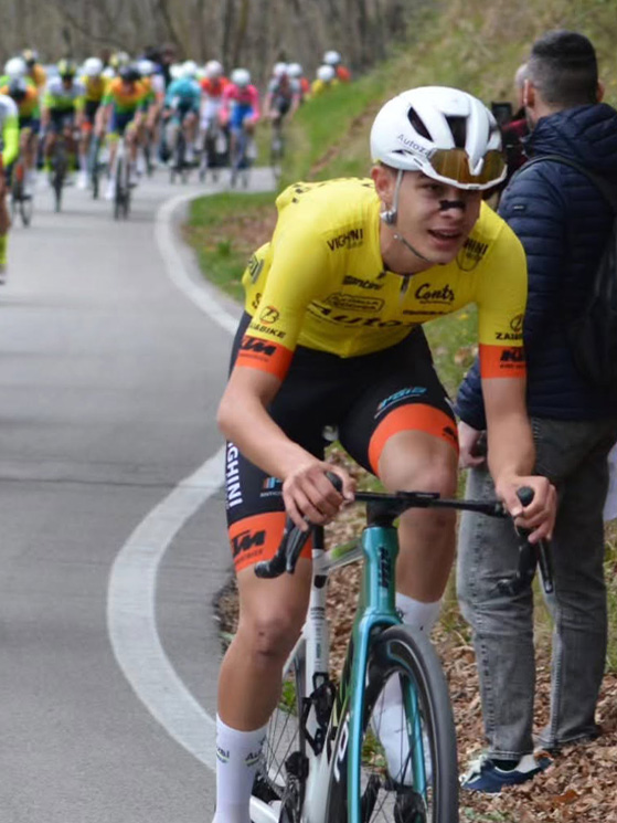 Lorenzo Ceccarello, veneto, ha già vestito la maglia azzurra sia su strada che su pista