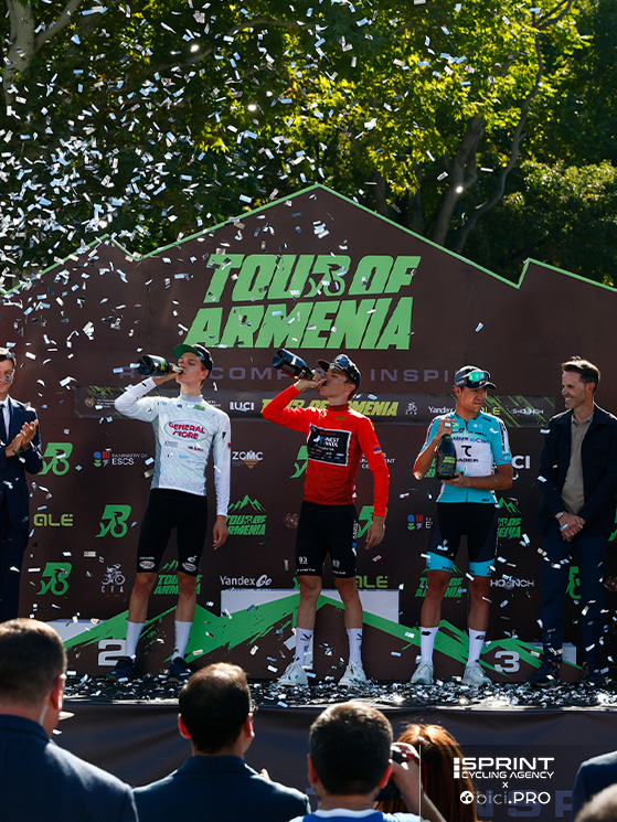Raccani sul podio finale in Armenia, tra il danese Biehl e Covili