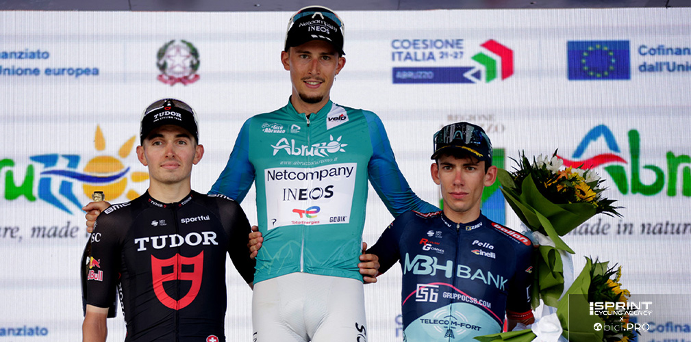 La delusione per l'esito del Giro d'Abruzzo è visibile sul volto di Rondel