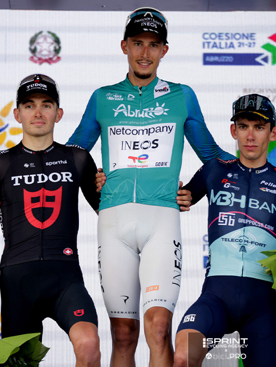 La delusione per l'esito del Giro d'Abruzzo è visibile sul volto di Rondel