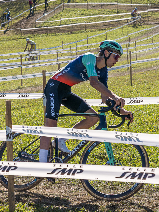 Per Grigolini esordio fra gli Open e "prima" nel ciclocross con la maglia Decathlon (foto Indelicato)