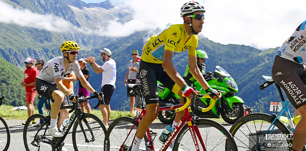 Al Tour del 2017, con la Argon rossa, Aru vunse la tappa alla Planche des Belles Filles e prese la maglia gialla