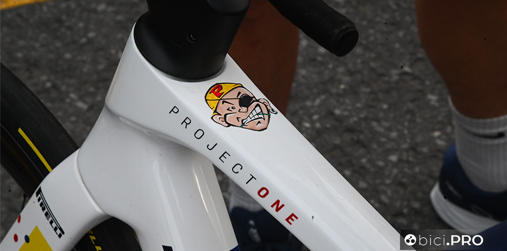 Ciccone ha preferito usare la stessa Trek utilizzata al Giro d'Italia, con l'adesivo di Pantani, cui ha il miglior feeling