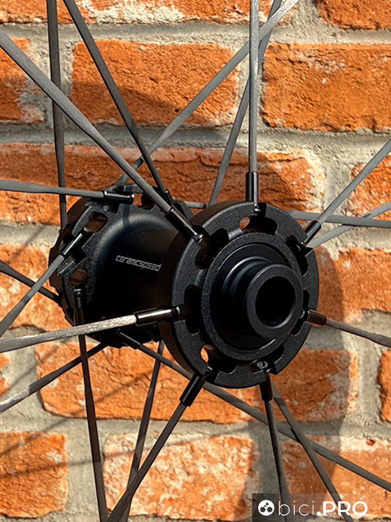 Ruote FFWD Raw Pace 48, il futuro delle ruote gravel passa da qui