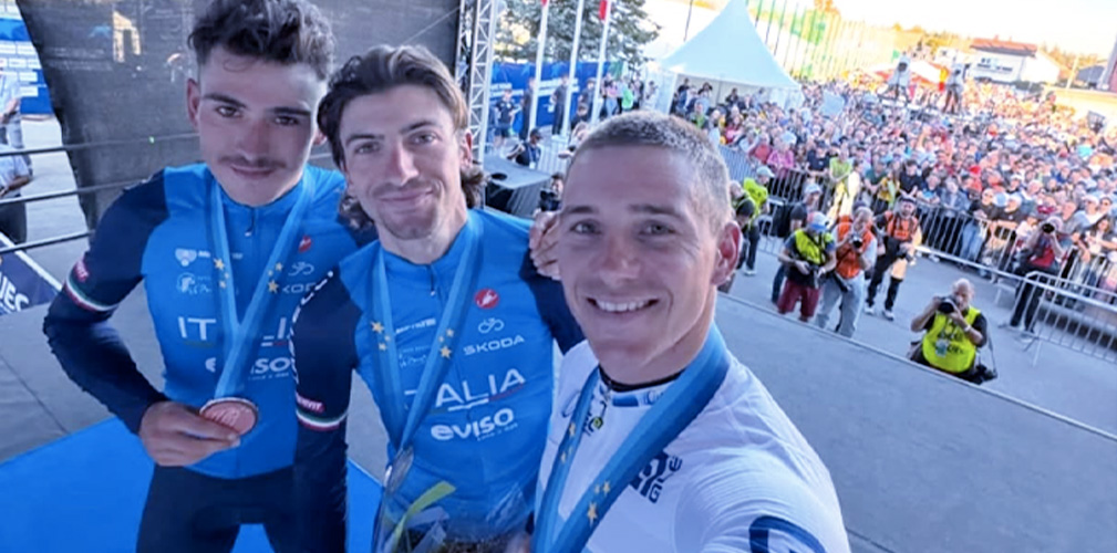 Il selfe del podio con Remco e Ciccone. Sarà un bel ricordo per Scaroni