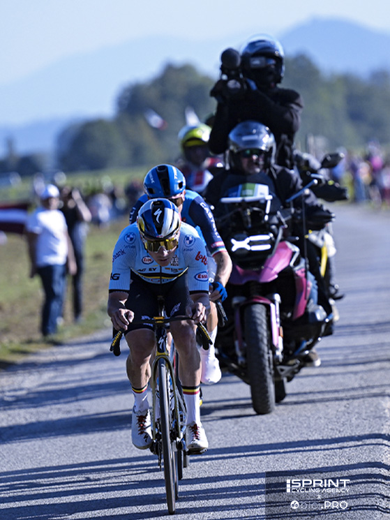 Il canovaccio del finale: Remco davanti e Ciccone più spesso a ruota. Direttive tattiche e chances che aumentavano per Giulio