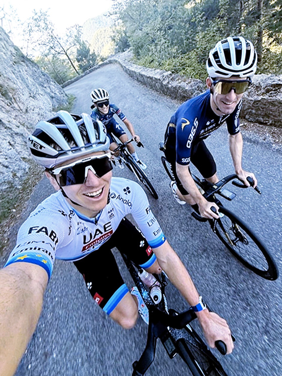 Pogacar è risalito in bici la settimana prima del mondiale sfoggiando la sua ultima maglia iridata. E poi ha fatto stessa cosa con quella di campione europeo (foto Instagram)