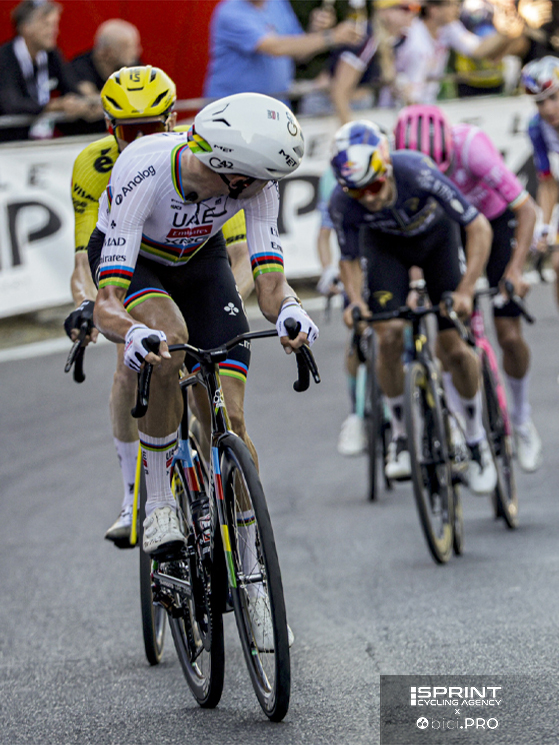 Giro dell'Emilia, l'esordio in maglia iridata di Brandon McNulty, UAE Team Emirates