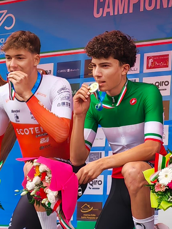Gli juniores uomini si sono presentati in 41: il tricolore l'ha vinto Patrick Pezzo Rosola, davanti a Balliana e Favero (foto Extra Giro)