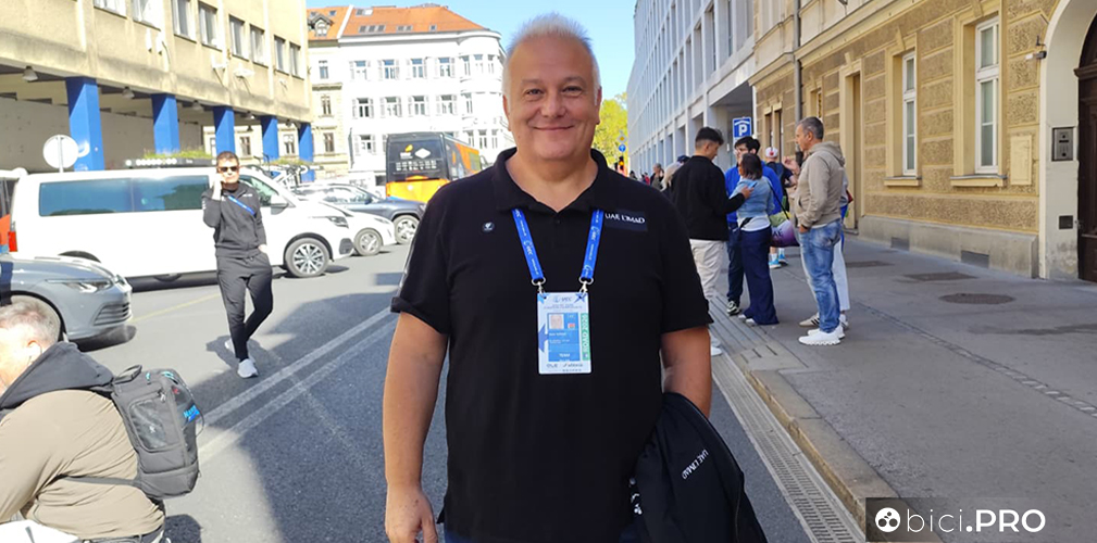Paolo Slongo è uno dei coach del UAE Team L'Imad: eccolo quasi turista agli europei di Lubiana